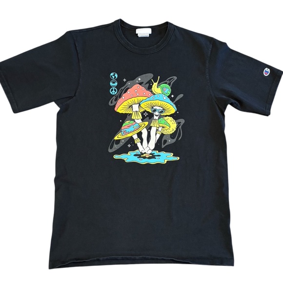 Champion Mushrooms in space psychedelic tee, medium - Picture 1 of 8